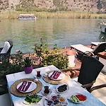 Myra Hotell 3*