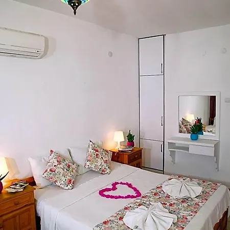 Hotel Myra